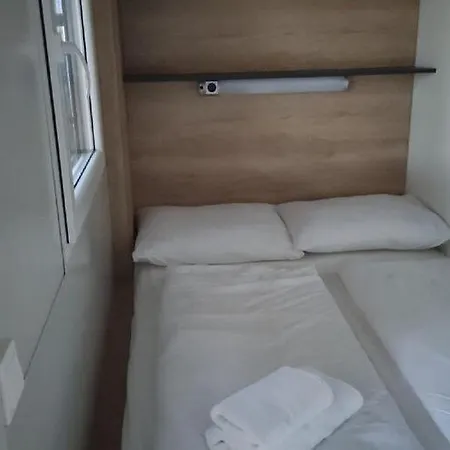 펜션 Dalmatino Pleasure Mobile - Two Bedroom Mobile With Terrace *