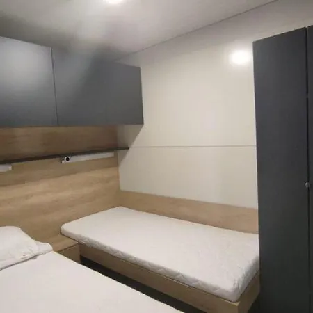 Dalmatino Pleasure Mobile - Two Bedroom Mobile With Terrace 펜션