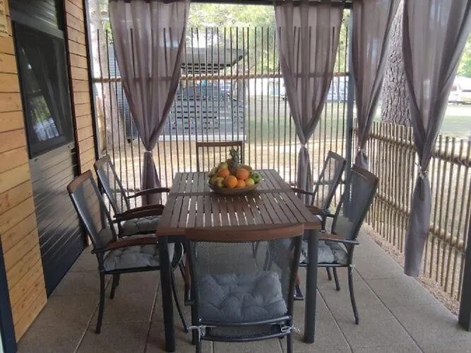 펜션 Dalmatino Pleasure Mobile - Two Bedroom Mobile With Terrace 프리블라카