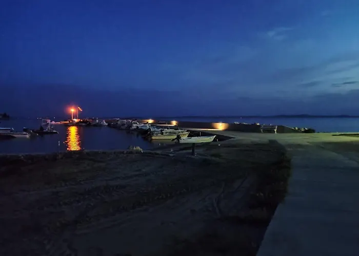 Dalmatino Pleasure Mobile - Two Bedroom Mobile With Terrace Feriehus