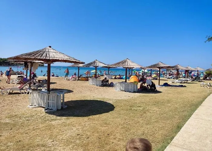 Dalmatino Pleasure Mobile - Two Bedroom Mobile With Terrace Privlaka (Zadar)